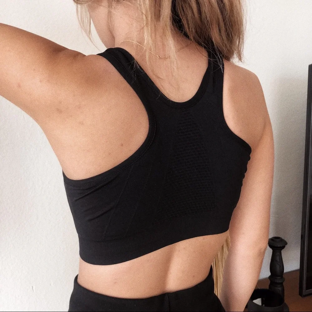 BLACK STRETCHY FRONT ZIPPER SPORT BRA - Picture 3 of 5